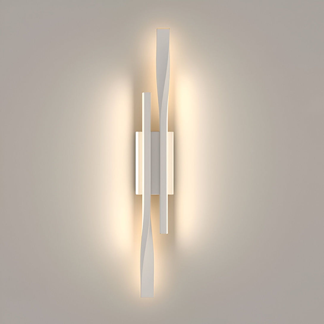 Une applique murale blanche élégante avec une lumière LED intégrée. L'applique est fabriquée en aluminium et a une forme rectangulaire. Elle est idéale pour éclairer un couloir, une entrée ou une salle de bain. RI-934869958X,RI-2709222655,RI-5156803520,RI-9337067307,