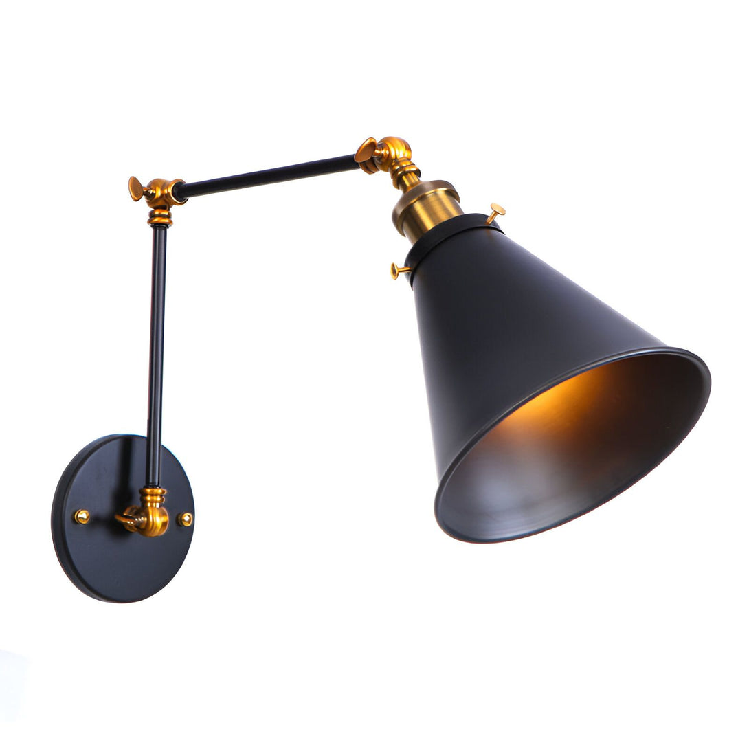 Une applique murale industrielle noire avec un abat-jour en métal et une articulation en laiton. FL-6887683644,FL-2269015371,FL-5977835825,FL-2868651437,FL-9593649115,FL-1648370977,FL-4358131573,FL-9160375957,FL-1822533384,