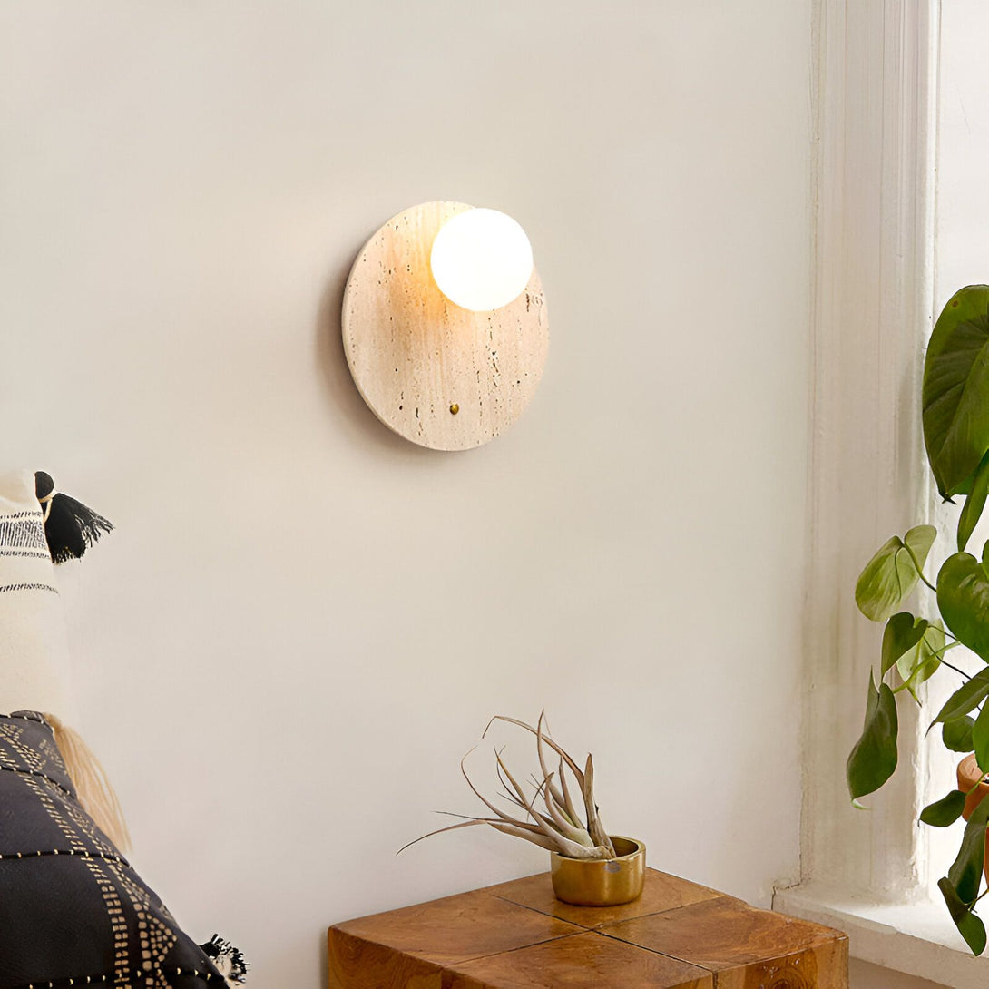 Une applique murale en pierre avec une ampoule ronde en verre. HO-6953652675,HO-8029463928,