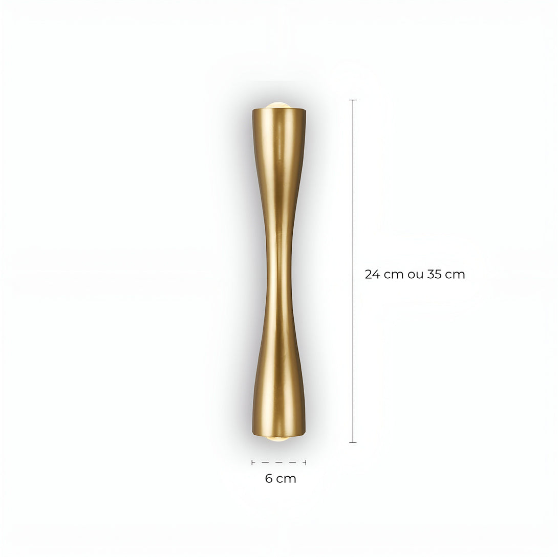 Une applique murale en laiton doré de 24 ou 35 cm de hauteur et de 6 cm de largeur. AT-4528101939,AT-0417275307,