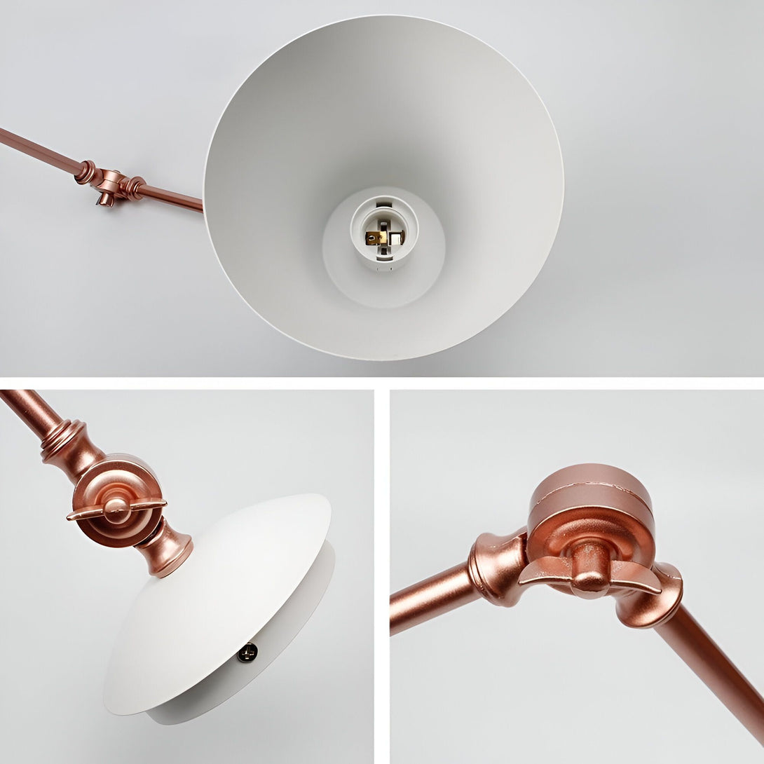 Une lampe industrielle blanche et cuivre avec un abat-jour en métal et une douille en cuivre. La lampe est montée sur un bras articulé en cuivre qui lui permet d'être orientée dans différentes directions. AN-8444881139,AN-5410978560,