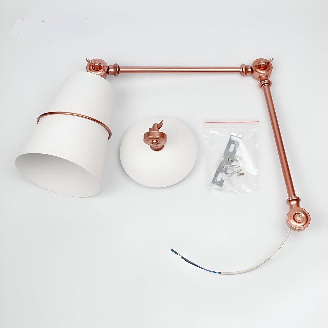 Une image d'une applique murale blanche et cuivre avec abat-jour orientable. L'applique est composée d'un bras en cuivre et d'un abat-jour en métal blanc. L'abat-jour est orientable à 360° et l'applique est équipée d'un interrupteur. L'applique est idéale pour une utilisation dans une chambre à coucher, un salon ou un bureau. AN-8444881139,AN-5410978560,
