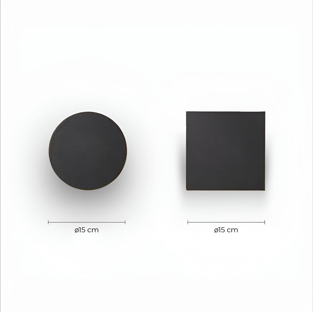 Deux formes géométriques noires, un cercle et un carré, sur un fond blanc. LU-0937357146,LU-3212409584,LU-4507839009,LU-6078572369,