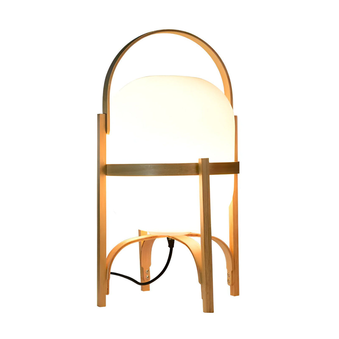 Une lampe en bois avec une anse en bambou et un abat-jour en verre blanc. BU-5057562819,