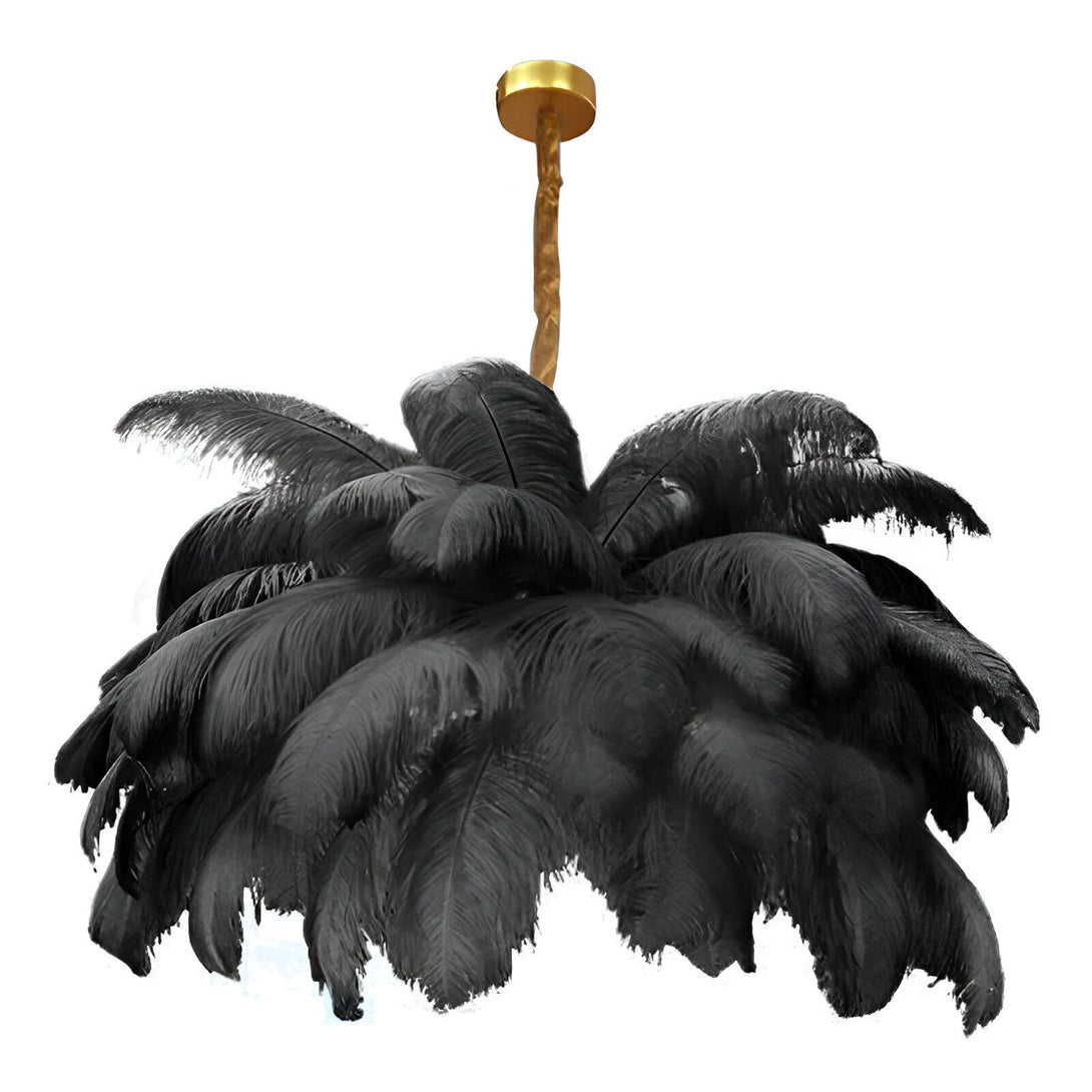 Une suspension en plumes d'autruche noire avec une monture en laiton doré.