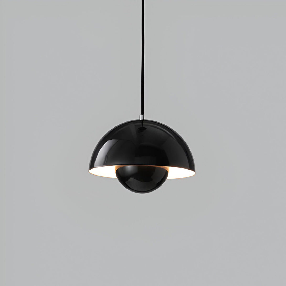 Une suspension noire en forme de pot de fleur avec une lumière blanche à l'intérieur. ET-2088625054,ET-4141448087,ET-3713567360,ET-9366259863,ET-968898597X,ET-4184751059,ET-4381876865,ET-4450445309,