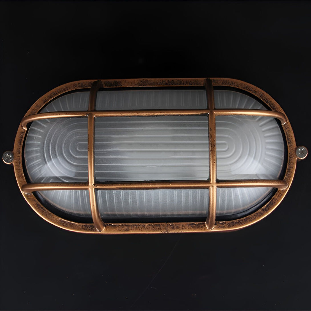 Une applique murale en métal de couleur bronze avec un diffuseur en verre dépoli. LE-1239025416,
