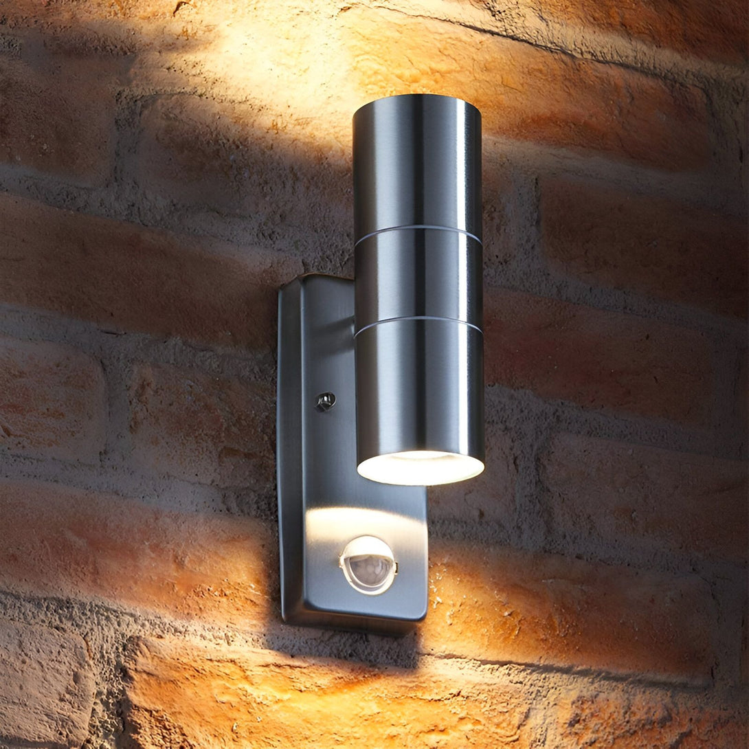 Applique murale d'extérieur moderne en acier inoxydable avec détecteur de mouvement. Cette applique murale est idéale pour éclairer votre terrasse, votre porche ou tout autre espace extérieur. Elle est fabriquée en acier inoxydable de haute qualité et est résistante aux intempéries. L'applique murale est équipée d'un détecteur de mouvement qui allume la lumière lorsqu'il détecte un mouvement. TE-5159176063,TE-7774695362,TE-7270309973,TE-7875614635,TE-1081747528,TE-7840434541,TE-7867901833,TE-9731579990,