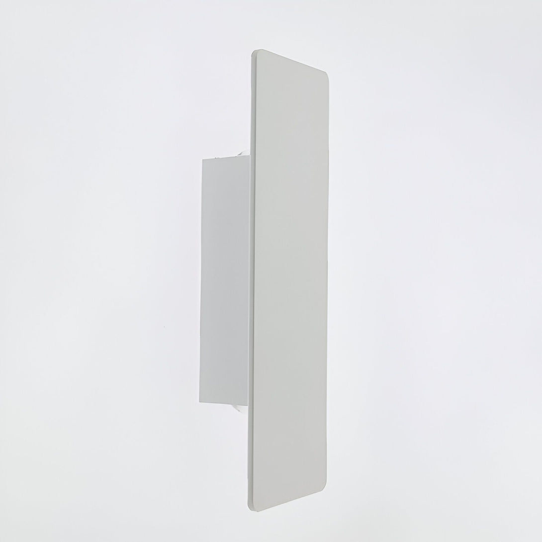 Applique murale de salle de bain moderne de la collection Luminaire. Cette applique murale est fabriquée en aluminium et en verre et présente une finition blanche. Elle est dotée d'un diffuseur en verre opale qui répartit uniformément la lumière. Cette applique murale est idéale pour une utilisation dans les salles de bain, les couloirs ou les autres pièces de la maison. TY-7033508808,TY-8211956470,TY-964686211X,TY-5755994811,TY-9769370177,TY-6844157703,TY-726779890X,TY-9707577746,