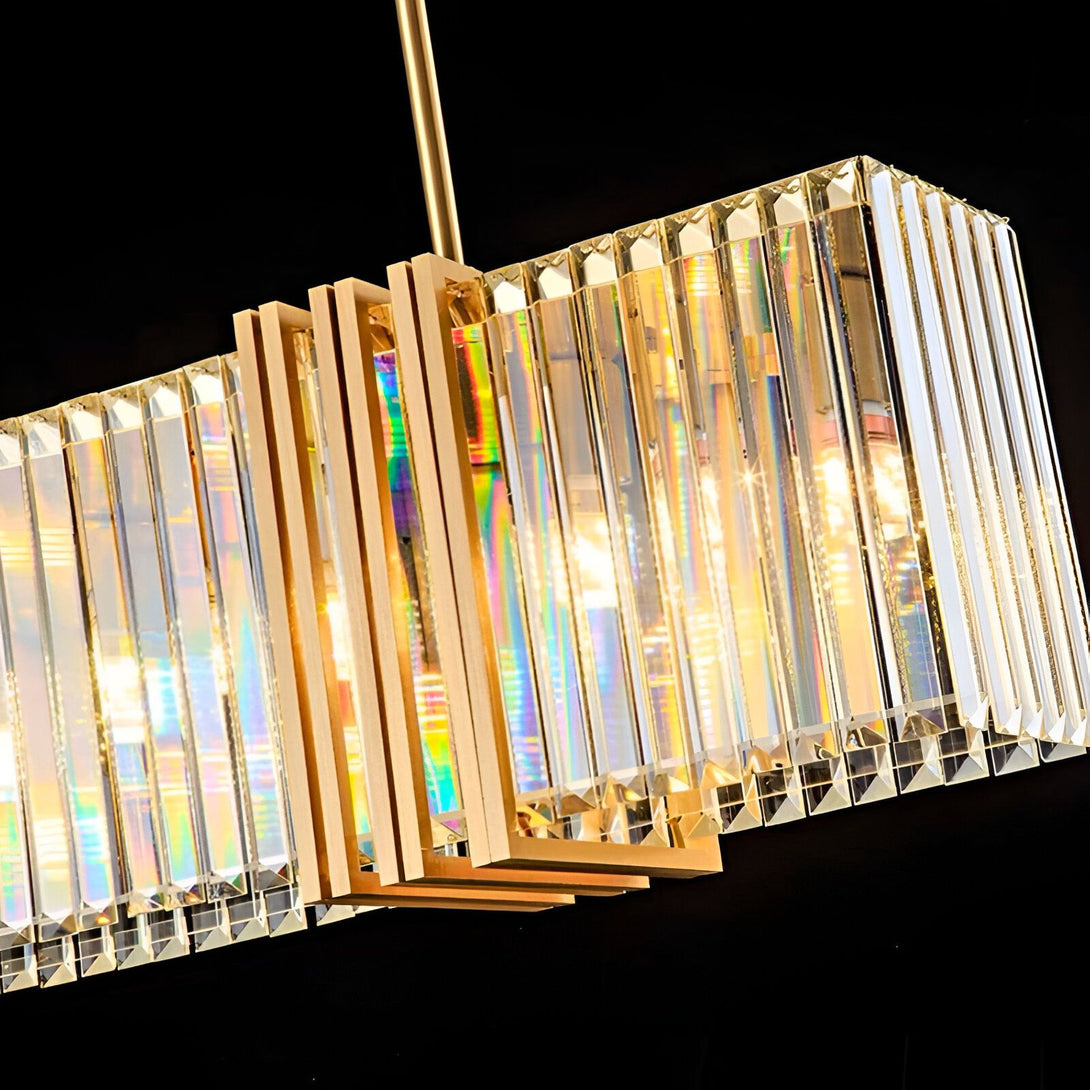 Une image d'un lustre en cristal doré avec des cristaux transparents et des lumières allumées. RE-6447629544,RE-1964704464,RE-6866198763,RE-6225987975,RE-0401398579,RE-3333424606,RE-0629353603,RE-8827981071,