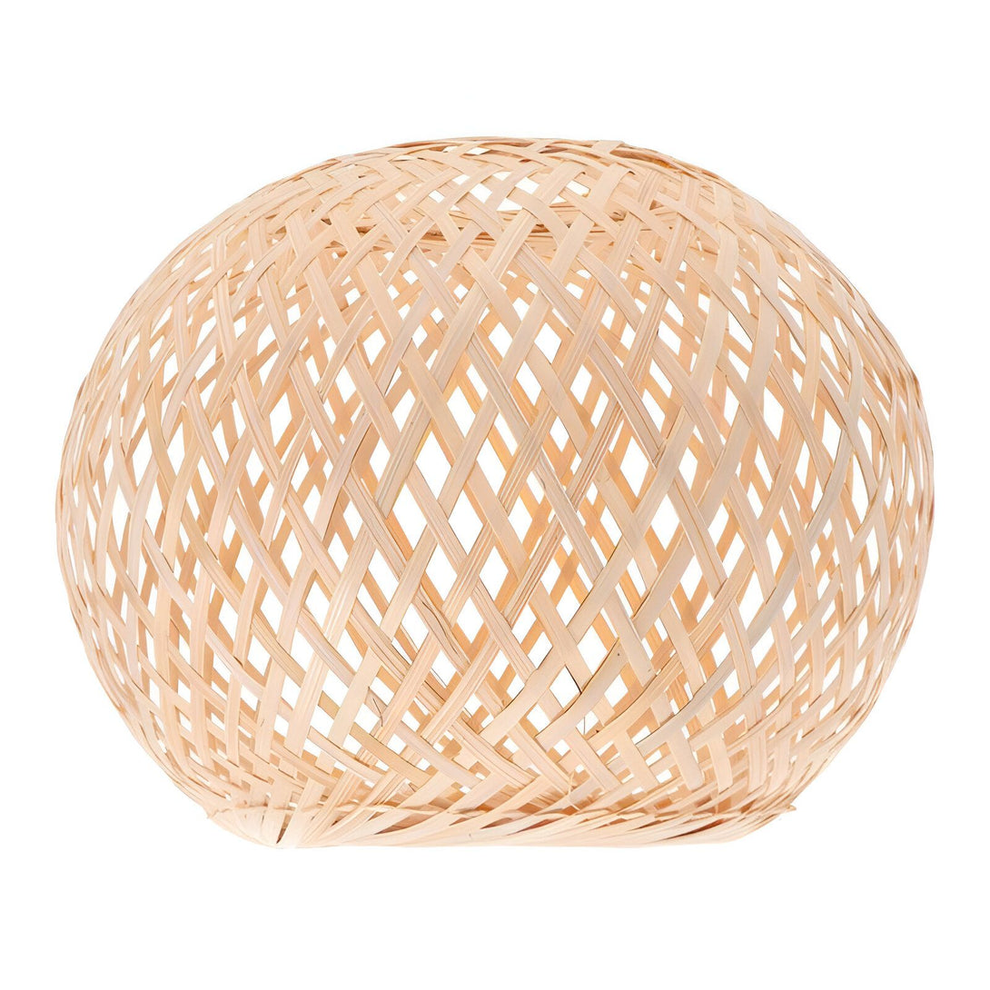 L'image montre un abat-jour en bambou tissé de forme sphérique. Il est de couleur marron clair et possède un motif de tissage en losange. PA-6497010653,