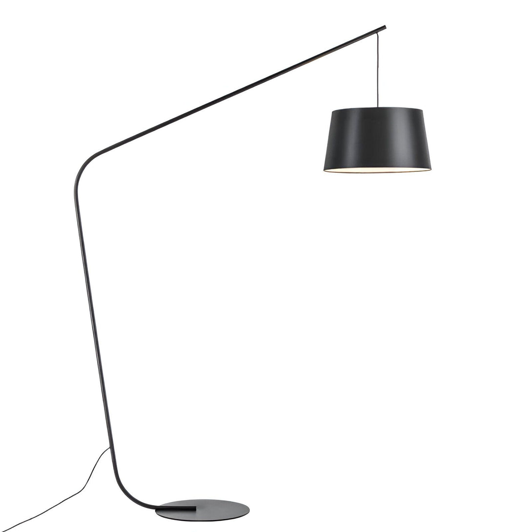 Un lampadaire noir avec un abat-jour en forme de cloche. DE-0903639068,DE-7087444387,