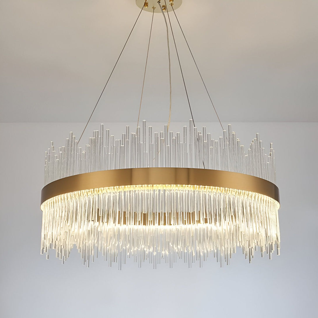 Un lustre rond doré avec des tubes en cristal transparents suspendus. LO-6931205544,LO-360429407X,LO-4350368841,