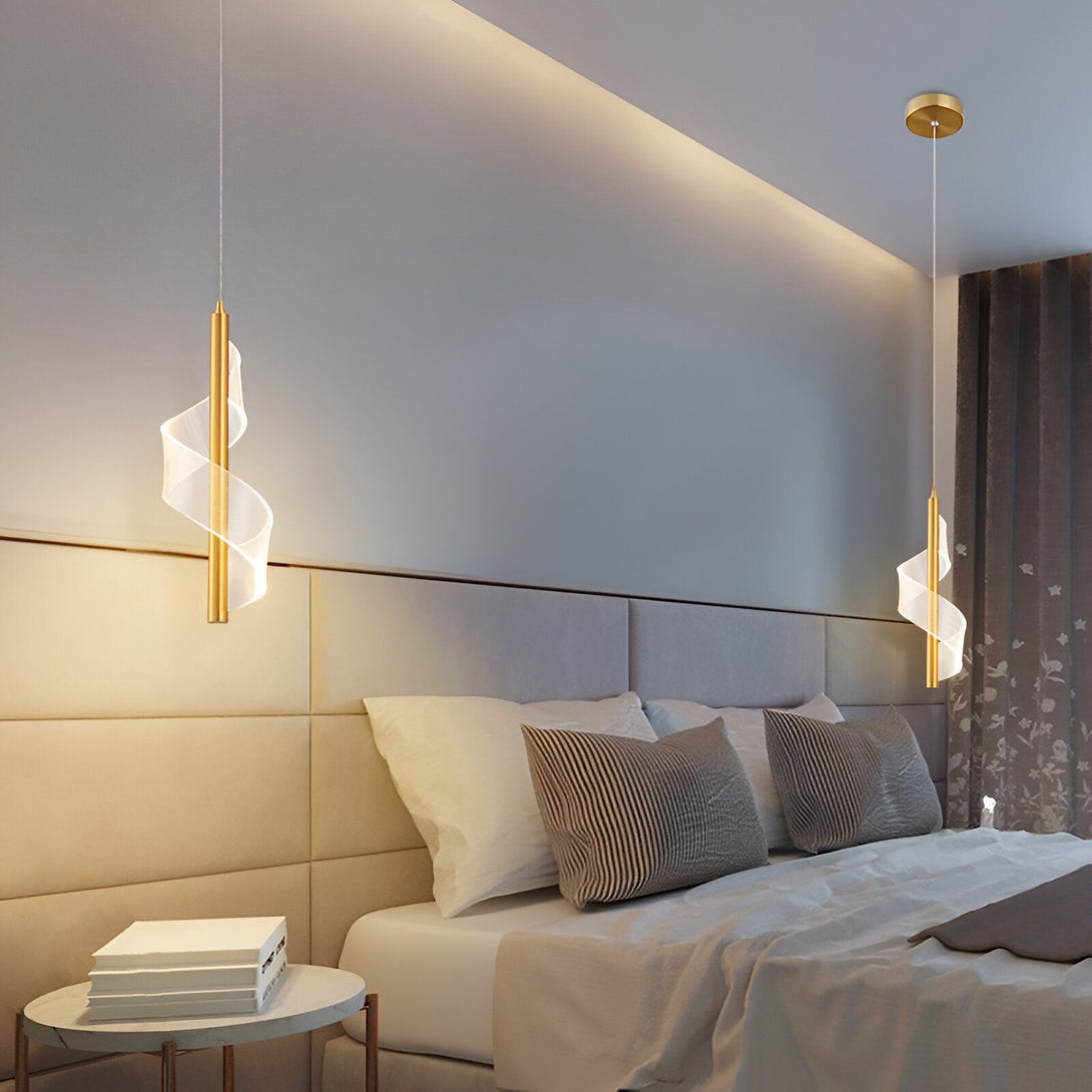 Une image d'une chambre à coucher avec deux suspensions dorées. Les suspensions sont en forme de spirale et sont éclairées par des LED. La chambre est décorée dans un style moderne et épuré. MI-2324431688,MI-1959542311,MI-5289383336,MI-2510590286,MI-0171760948,MI-1777120470,MI-6198502511,MI-6143547629,MI-7442860222,MI-0312743297,MI-8534675333,MI-8883523601,
