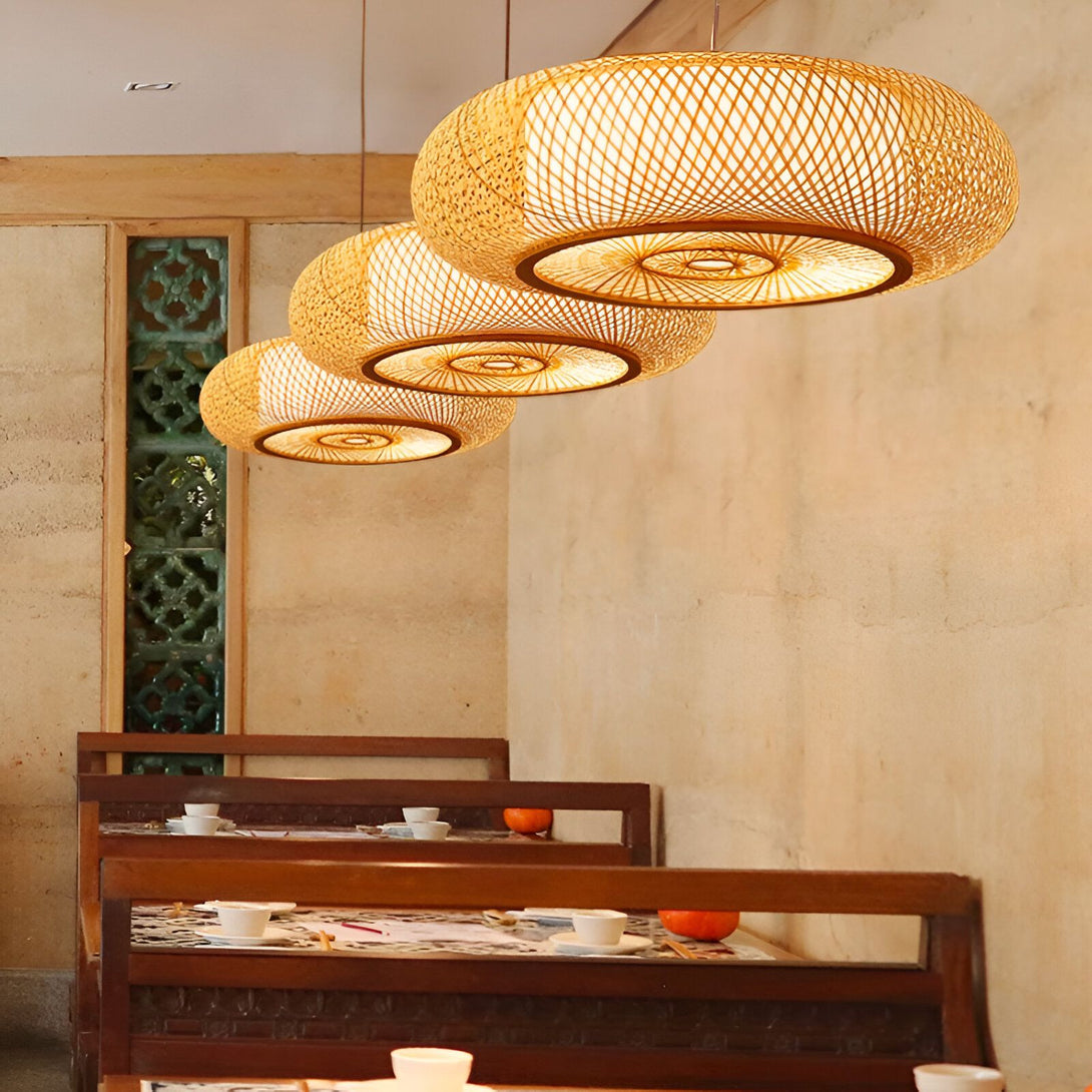 Suspension luminaire bambou design en forme de nid d'oiseau, idéal pour une décoration intérieure chaleureuse et naturelle. Fabriqué à partir de matériaux de haute qualité, ce luminaire est durable et facile à installer. Il est parfait pour les salons, les chambres à coucher, les salles à manger et les cuisines. BO-0022616470,BO-2931335754,BO-5250331424,BO-6497583912,