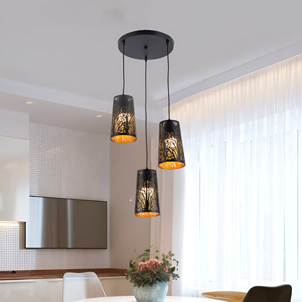 Une image d'une suspension luminaire à trois branches de couleur noire avec des motifs découpés en forme d'arbres. BA-902472306X,BA-9284747112,BA-4105295179,BA-7447213233,