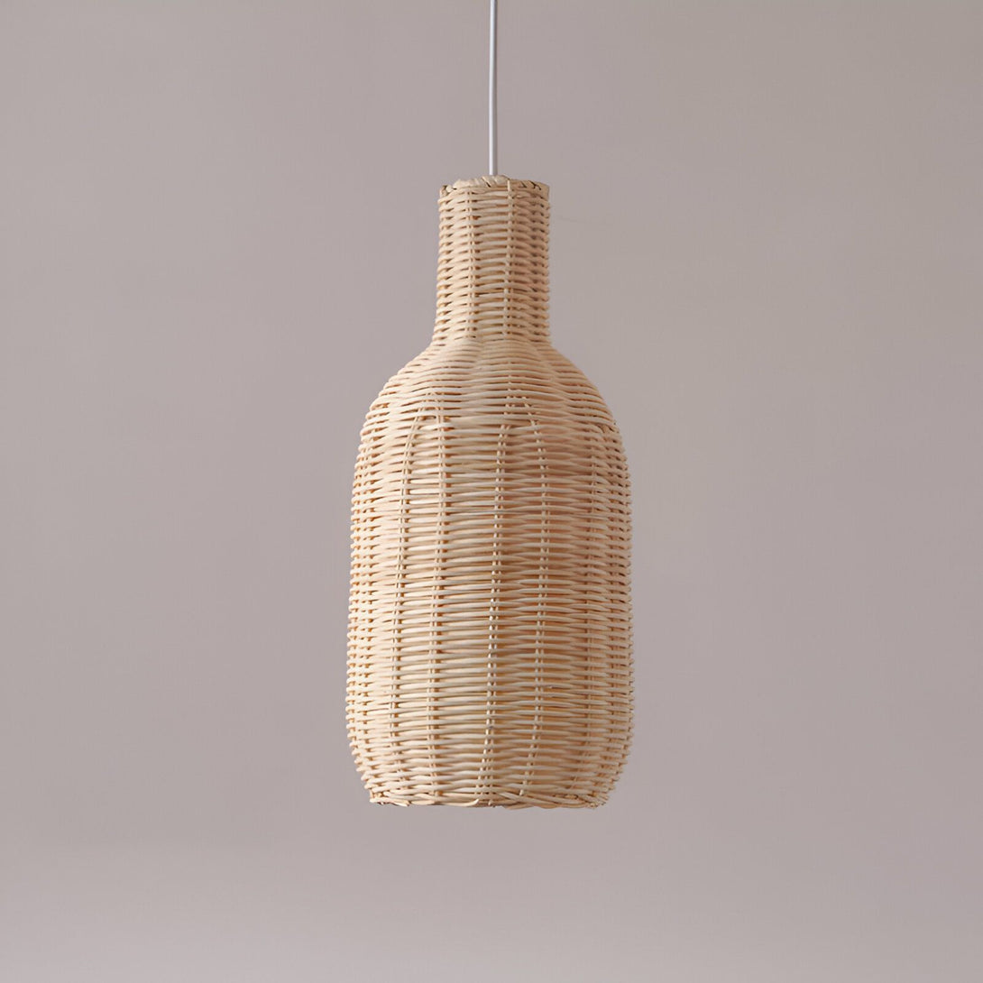 Suspension luminaire en rotin tressé à la main avec un cordon en tissu. La lumière diffuse une lueur chaleureuse et tamisée à travers le tissage ajouré. Parfait pour créer une ambiance bohème et chaleureuse dans votre intérieur. RE-0970568525,RE-0952262207,RE-5264709513,RE-1602042527,RE-9266308129,RE-4774040460,RE-3578814725,RE-3008743935,RE-3579334581,RE-3338679408,RE-3453489209,RE-0942521234,