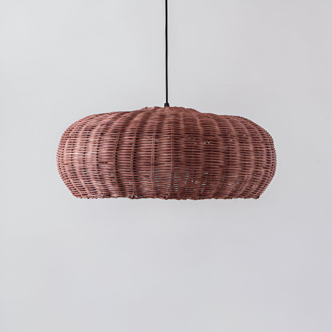 Suspension luminaire en rotin marron en forme d'oeuf. RE-0970568525,RE-0952262207,RE-5264709513,RE-1602042527,RE-9266308129,RE-4774040460,RE-3578814725,RE-3008743935,RE-3579334581,RE-3338679408,RE-3453489209,RE-0942521234,