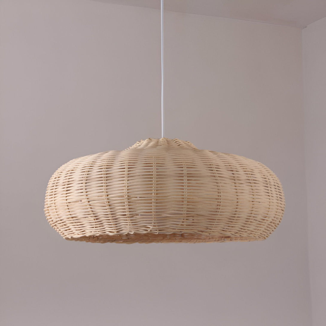 Suspension luminaire en rotin tressé à la main avec un design unique en forme de dôme. Cette suspension est parfaite pour créer une ambiance chaleureuse et naturelle dans votre intérieur. RE-0970568525,RE-0952262207,RE-5264709513,RE-1602042527,RE-9266308129,RE-4774040460,RE-3578814725,RE-3008743935,RE-3579334581,RE-3338679408,RE-3453489209,RE-0942521234,