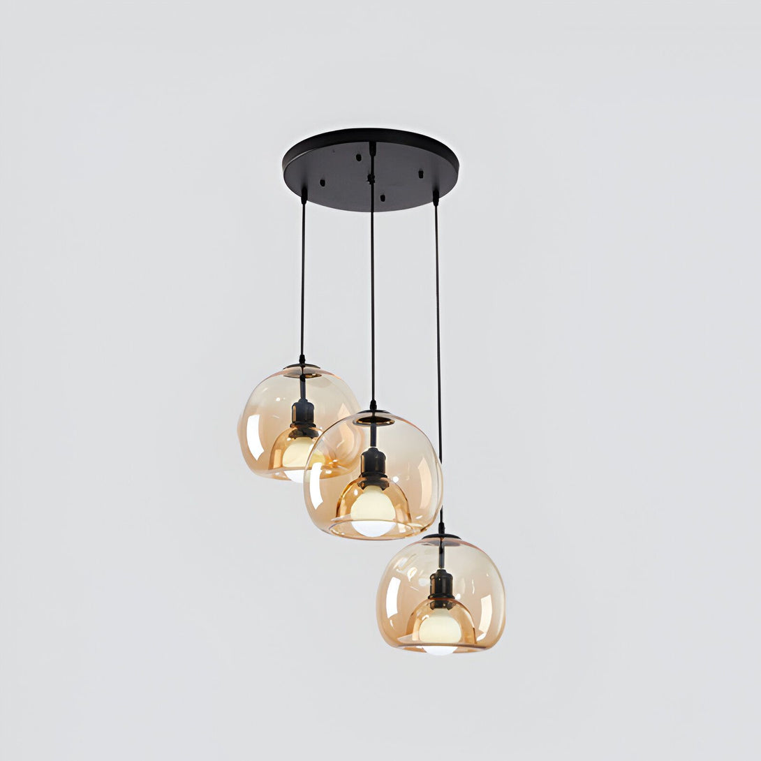 Une image d'une suspension luminaire avec trois globes en verre transparent et des fils noirs. LO-392800655X,LO-1744084009,LO-6177852890,LO-9368657548,LO-8985353357,LO-3900887128,LO-3975260971,LO-5705639805,LO-0592023001,LO-4438458307,LO-6781505785,LO-039647747X,