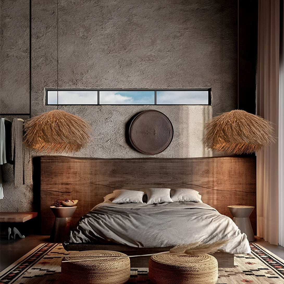 Une chambre à coucher avec un lit en bois, une table de chevet, une lampe en osier, un tapis et deux chaises. LE-7019012248,LE-6447122180,LE-8828080094,LE-1530102642,LE-876691163X,LE-3091065766,LE-641121719X,LE-2381559361,LE-734421864X,LE-0865355223,LE-940544624X,LE-0532579674,LE-3435650982,LE-5652309148,LE-3999872918,LE-4390019473,LE-2991673931,LE-301532571X,LE-3560375452,LE-8912833669,